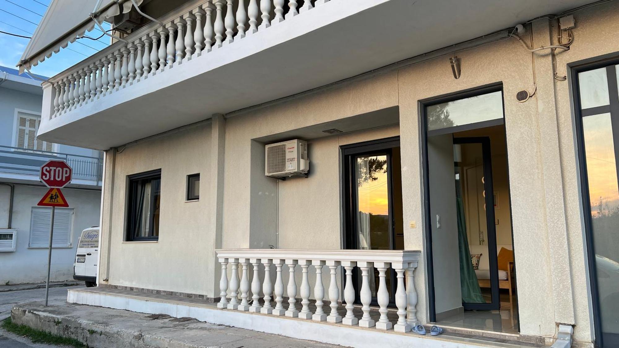 דירות קסילוקסטרו 100 Meters From The Sea מראה חיצוני תמונה